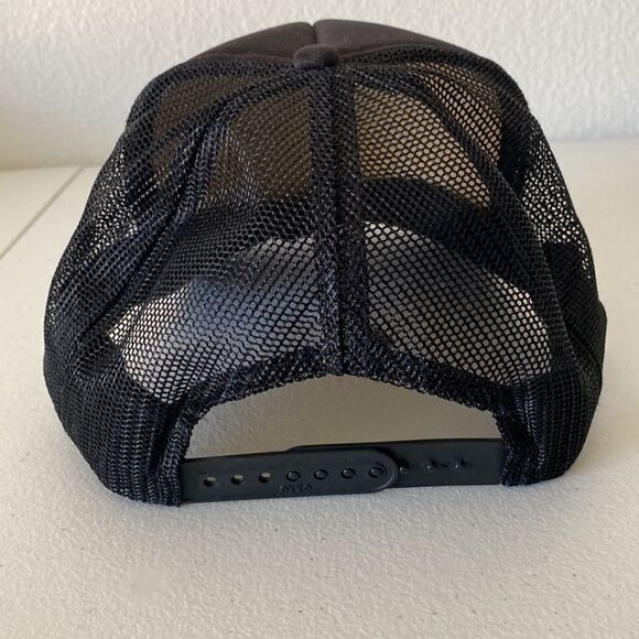 VANS Off The Wall by OTTO Collection Black Hat Size OS NWOT - Picture 2 of 3